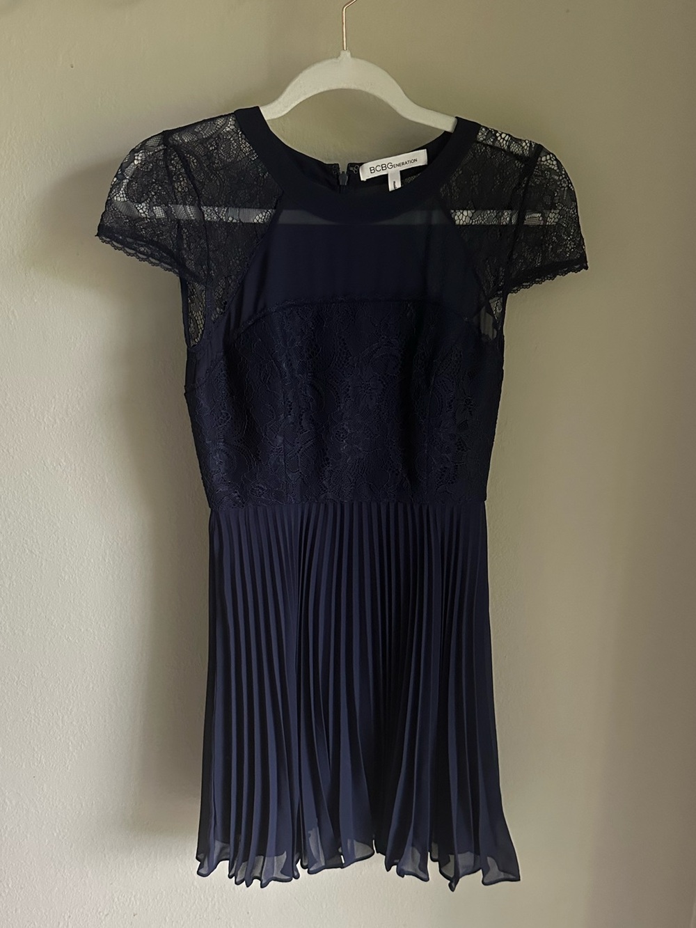 BCBGMaxAzria Navy Lace Cap-Sleeve Pleated Mini Dress